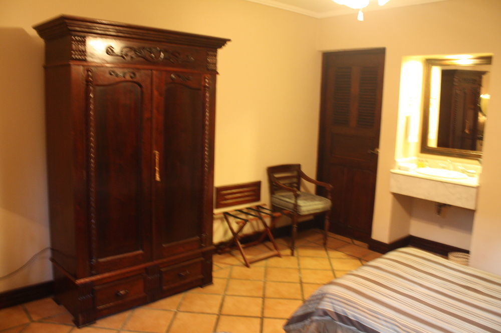Robles, Managua, Nicaragua 4*